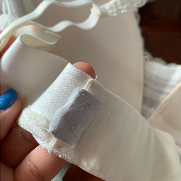 3 bundle bras - Picture 5 of 5